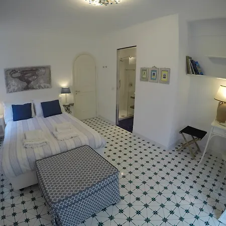 Riolinciano14 Oda ve Kahvaltı 3*