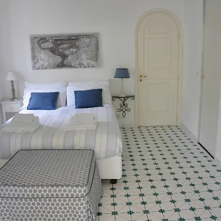 Riolinciano14 Oda ve Kahvaltı 3*